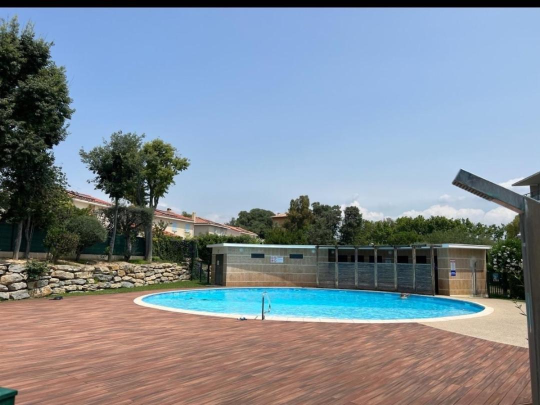 Appart Avec Piscine Casino Plein Air Et Plage La Ciotat Luaran gambar
